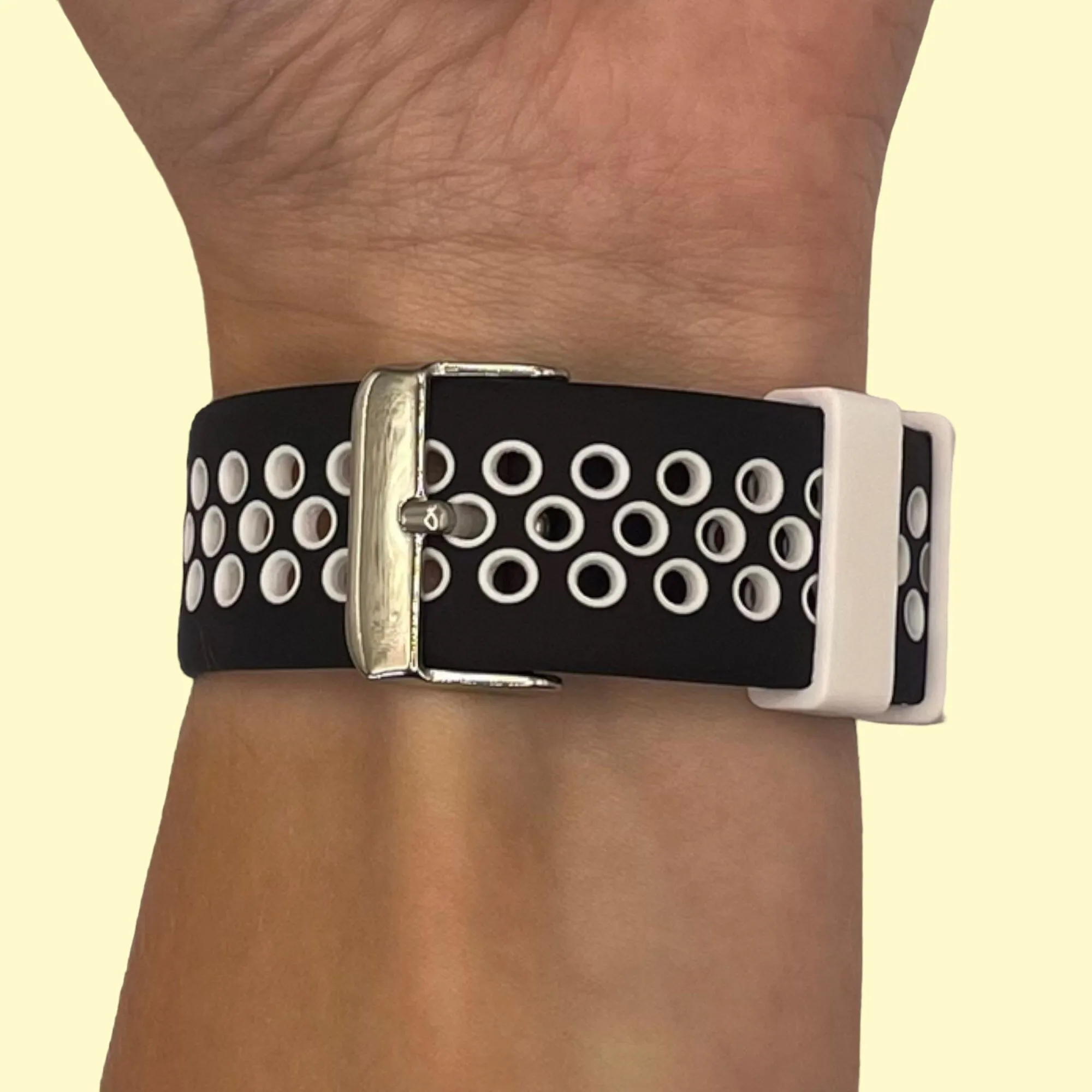 Silicone Sports Straps Compatible with the Fitbit Charge 5